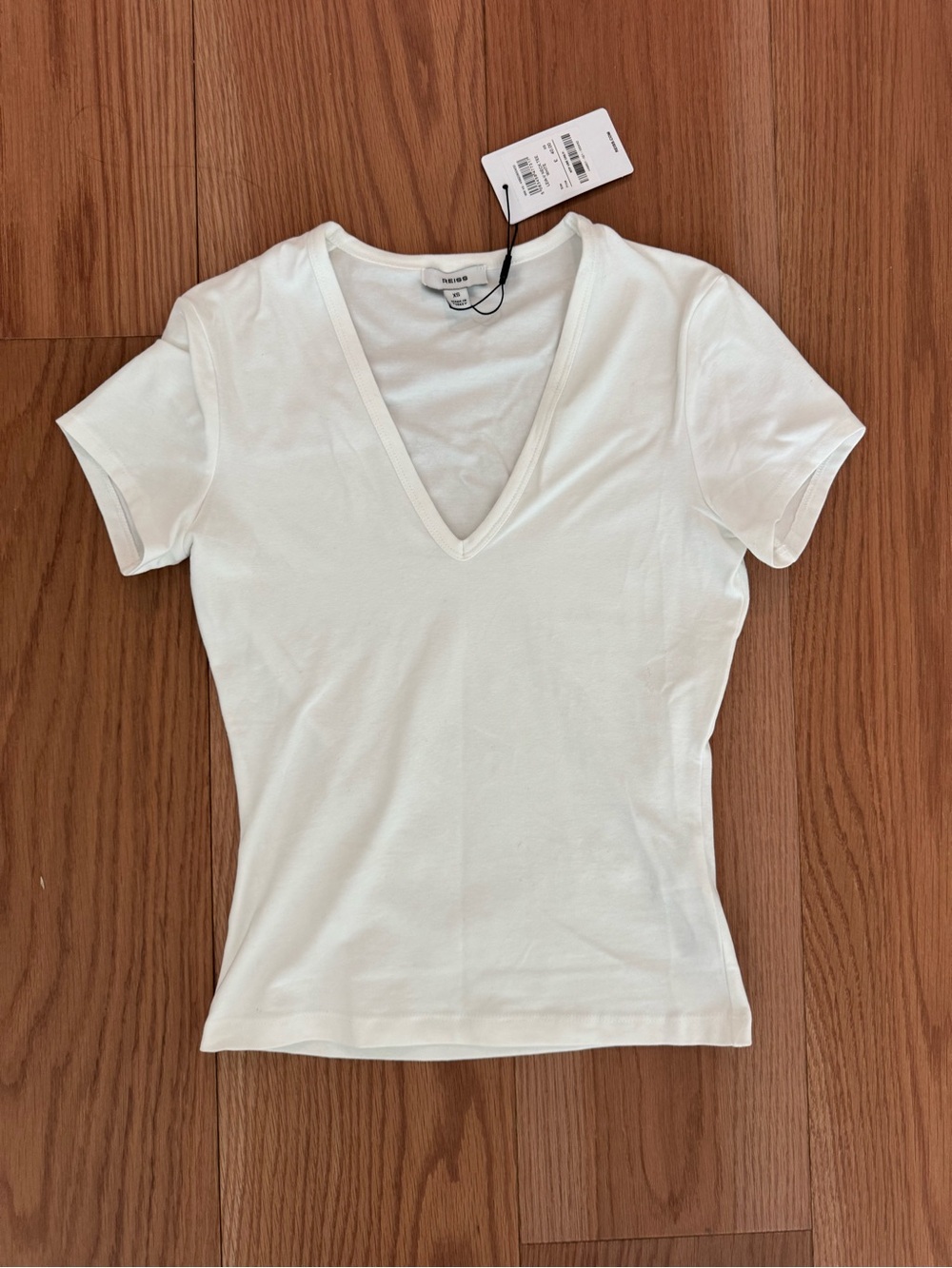 Reiss White V-Neck Short Sleeve Tee